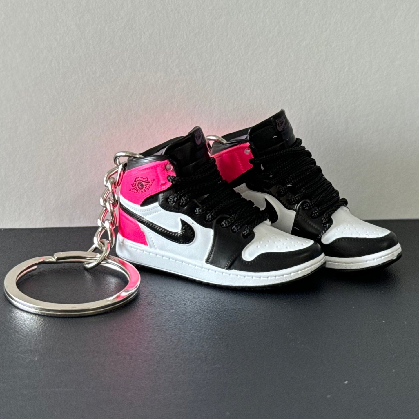 Mini 3D Sneaker Keyring - J1 Retro Pink\Black