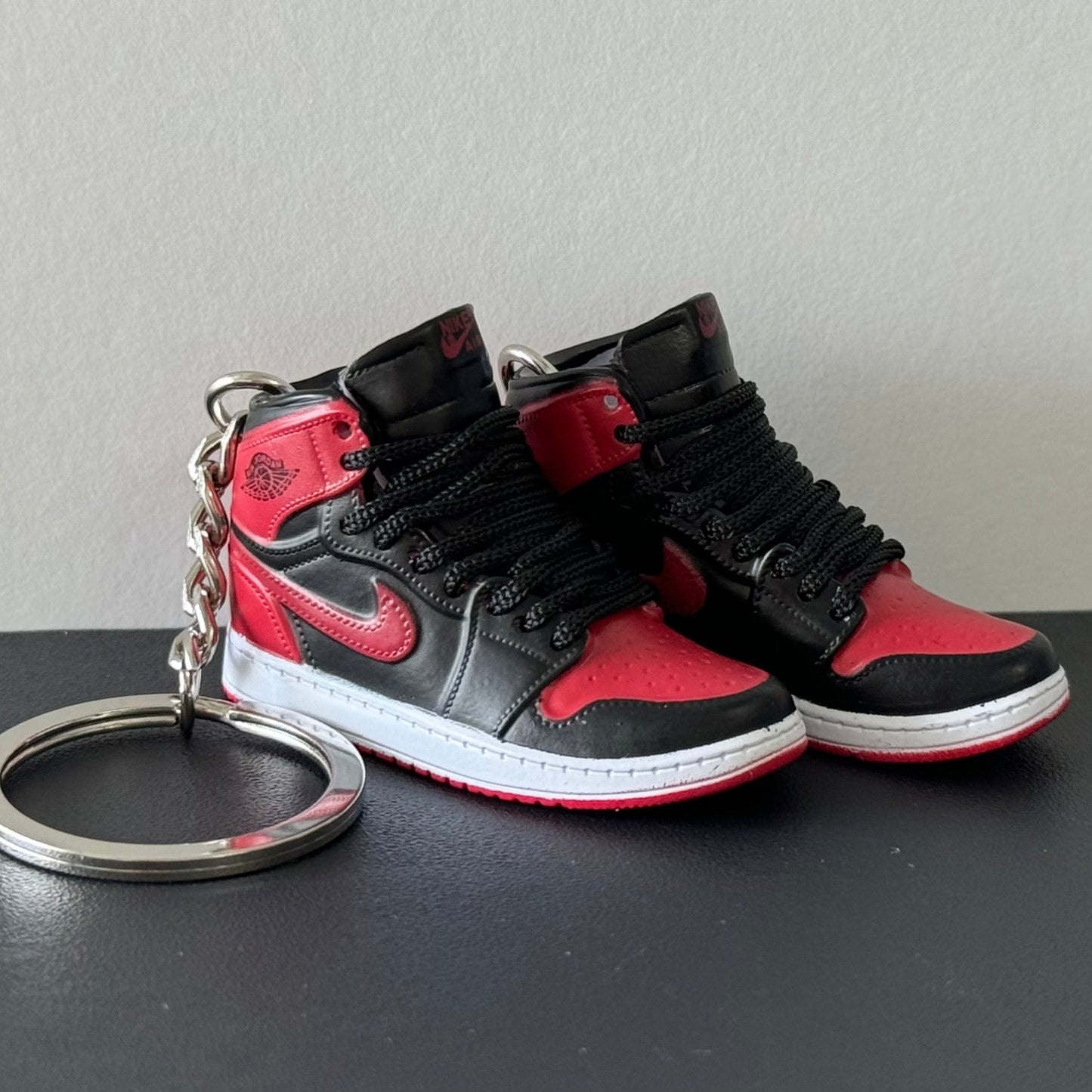 Mini 3D Sneaker Keyring - J1 Retro OG "BRED"