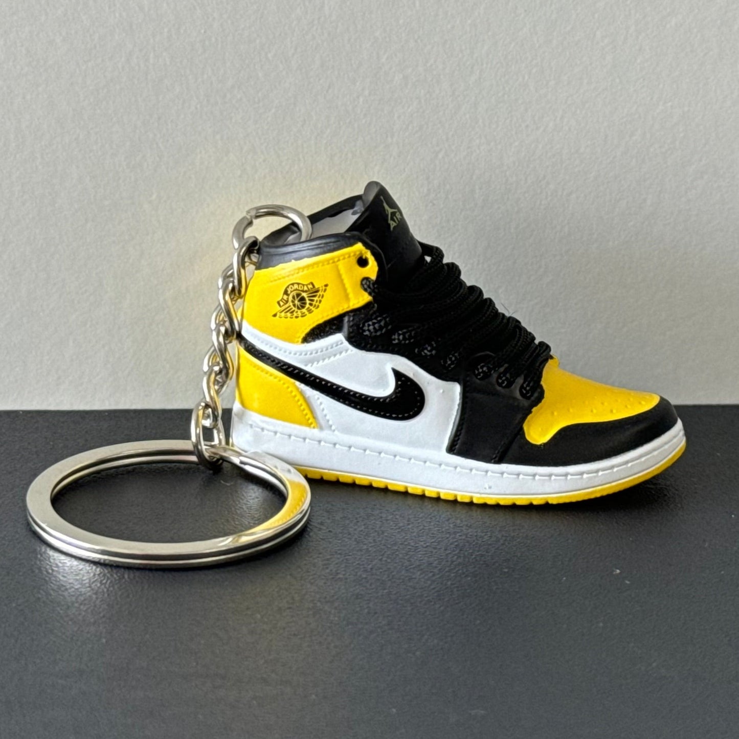 Mini 3D Sneaker Keyring - J1 "Taxi"