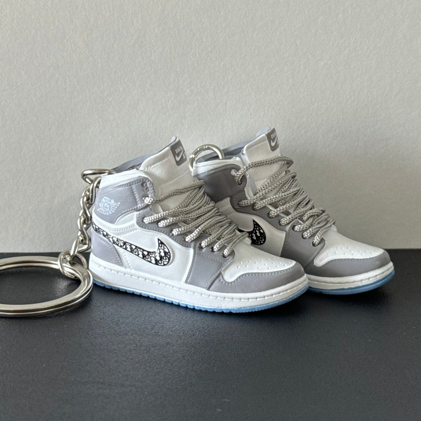 Mini 3D Sneaker Keyring - J1 "Dior"